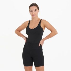 Vuori Halo Performance Crop Top in Black Heather